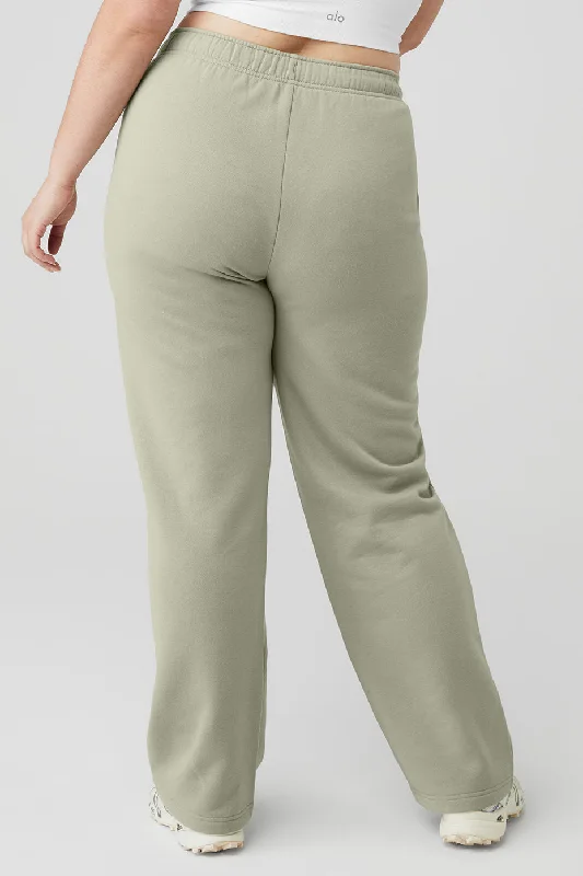 u5006rg-accolade-straight-leg-sweatpant-limestone