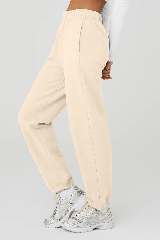 u5013rg-accolade-sweatpant-macadamia