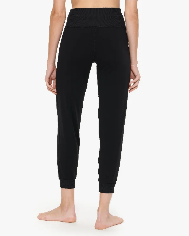 vuori-daily-jogger-black