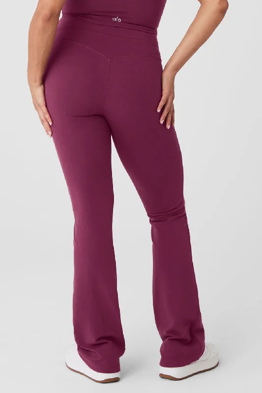 w51304r-sway-boot-cut-sweatpant-wild-berry