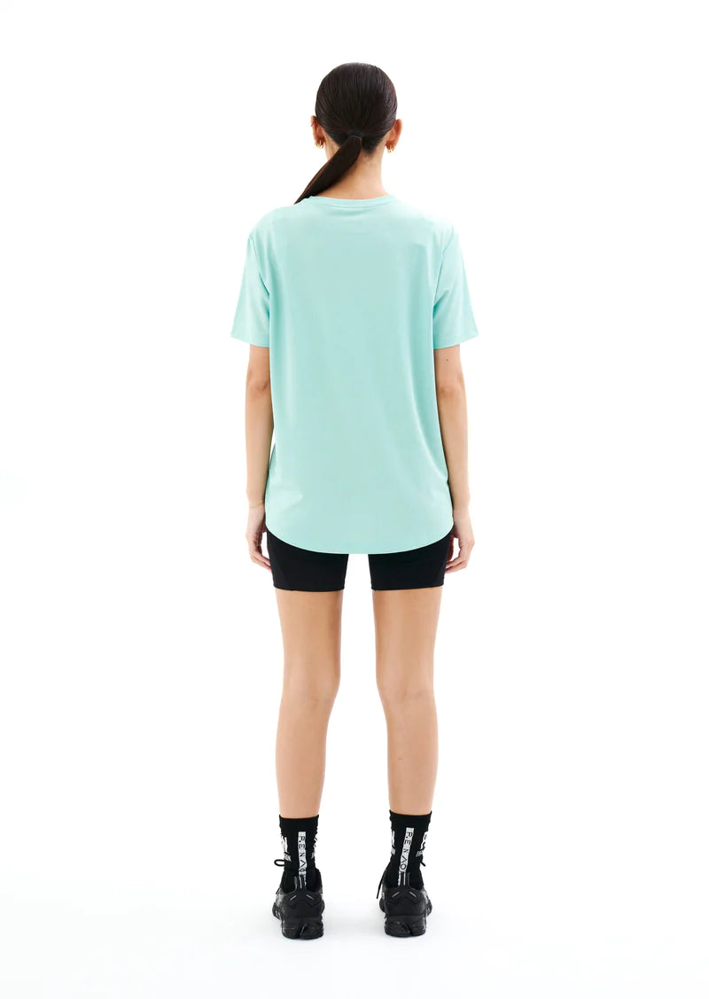 CROSSOVER AIR FORM TEE IN AQUA