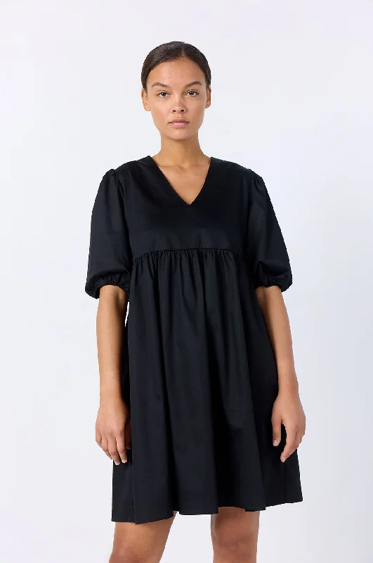 Isla Solid Dress Black