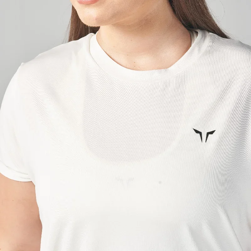 essential-relaxed-fit-tee-pearl-white-ss24