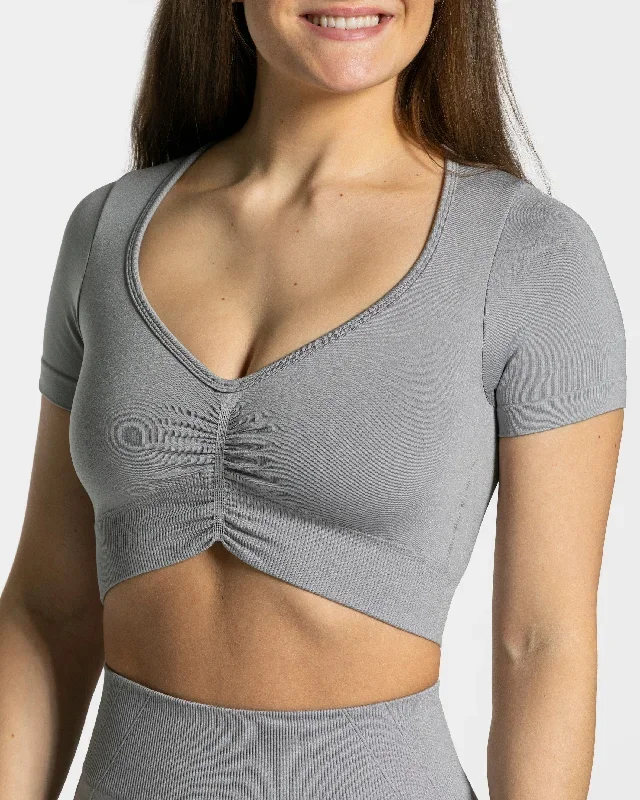 focus-crop-top-grau