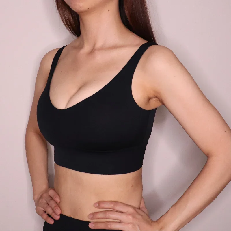 new-contour-sports-bra-jet-black