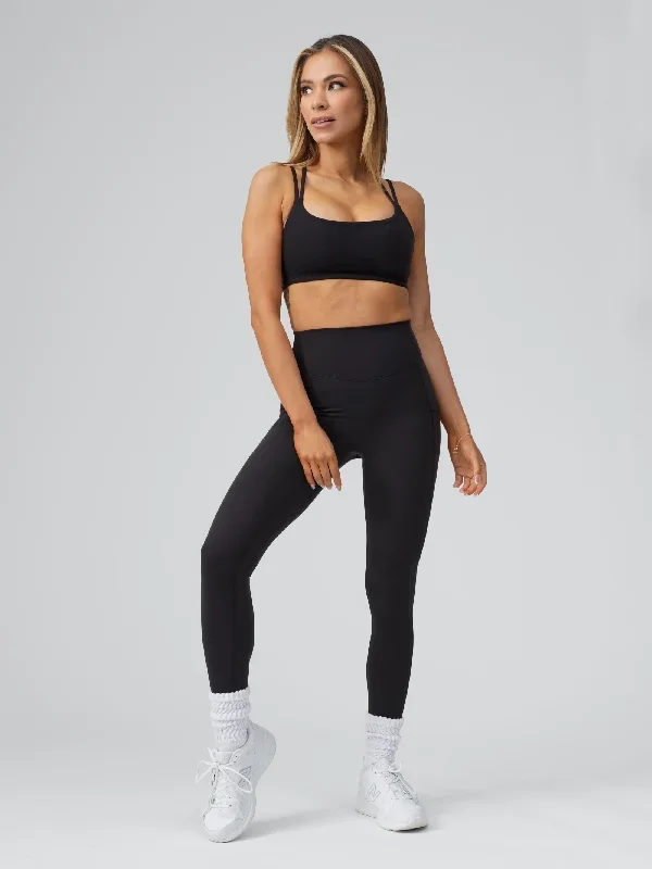 Revolve Sports Bra - Onyx Black