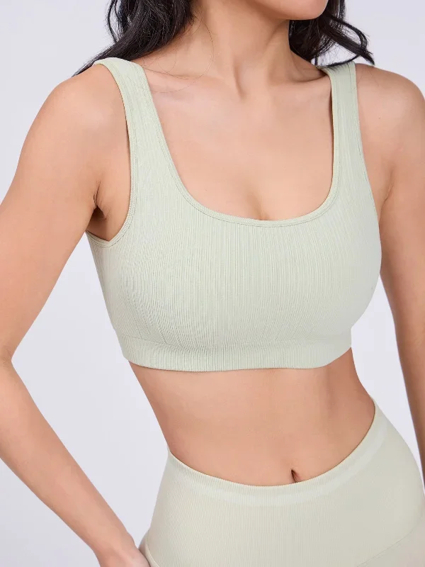 Scoop Seamless Sports Bra - Pistachio