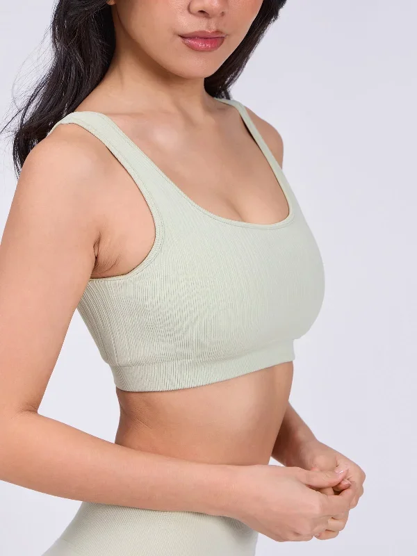 scoop-seamless-sports-bra-pistachio