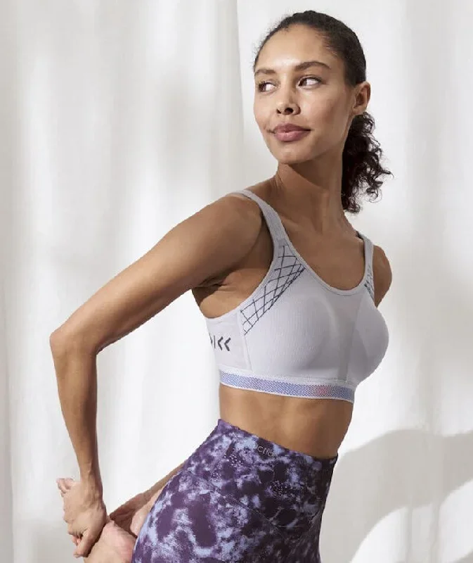 triumph-triaction-cardio-cloud-wire-free-sports-bra-platinum